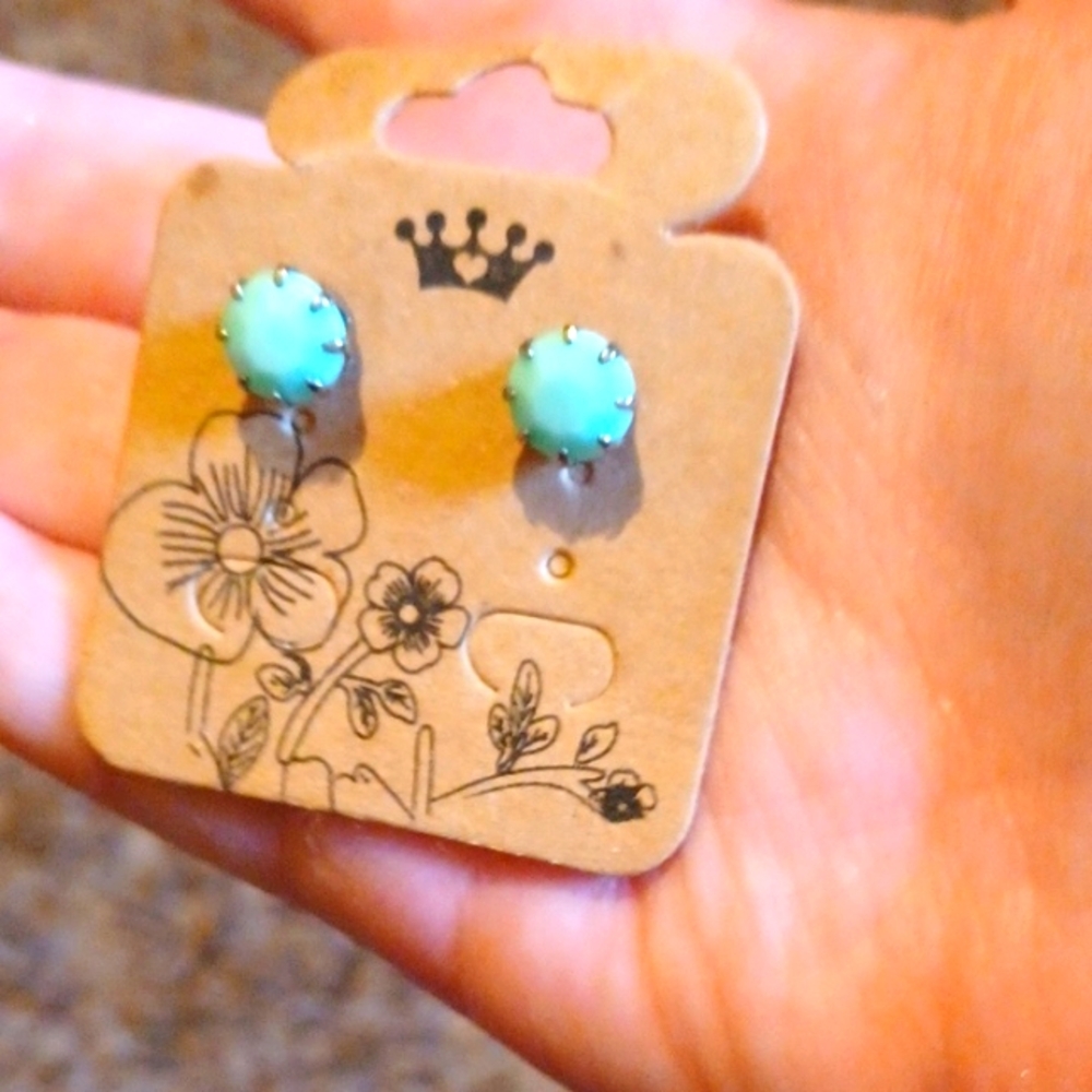 Crown earrings